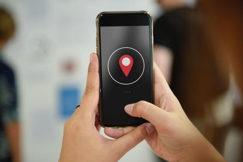 stop sharing location without notifying imessage